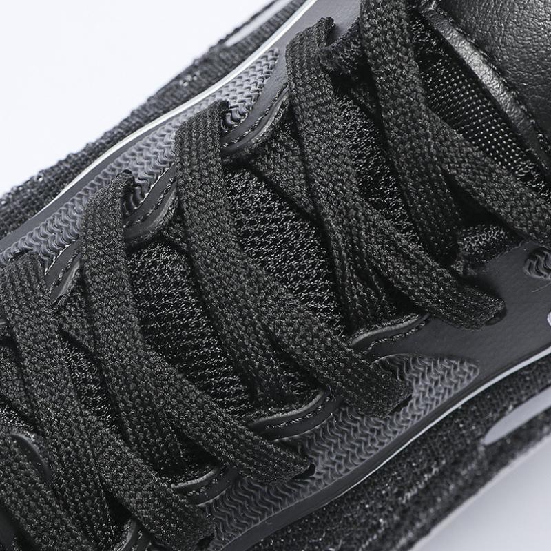 Men's shoes are breathable fly-knit casual sneakers