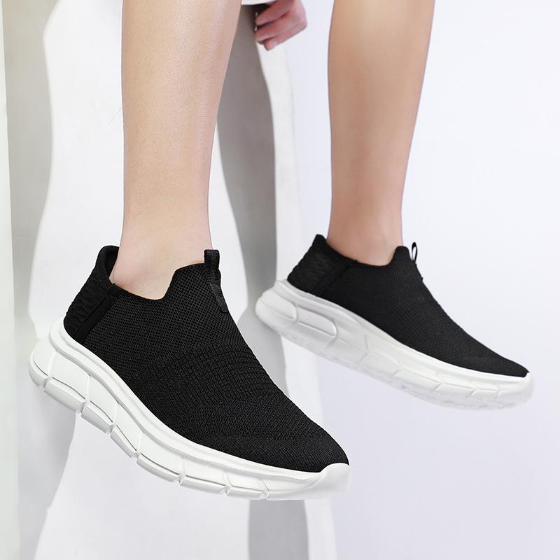 Summer fly-weaving slip on wear-resistant soft bottom casual shoes - fits