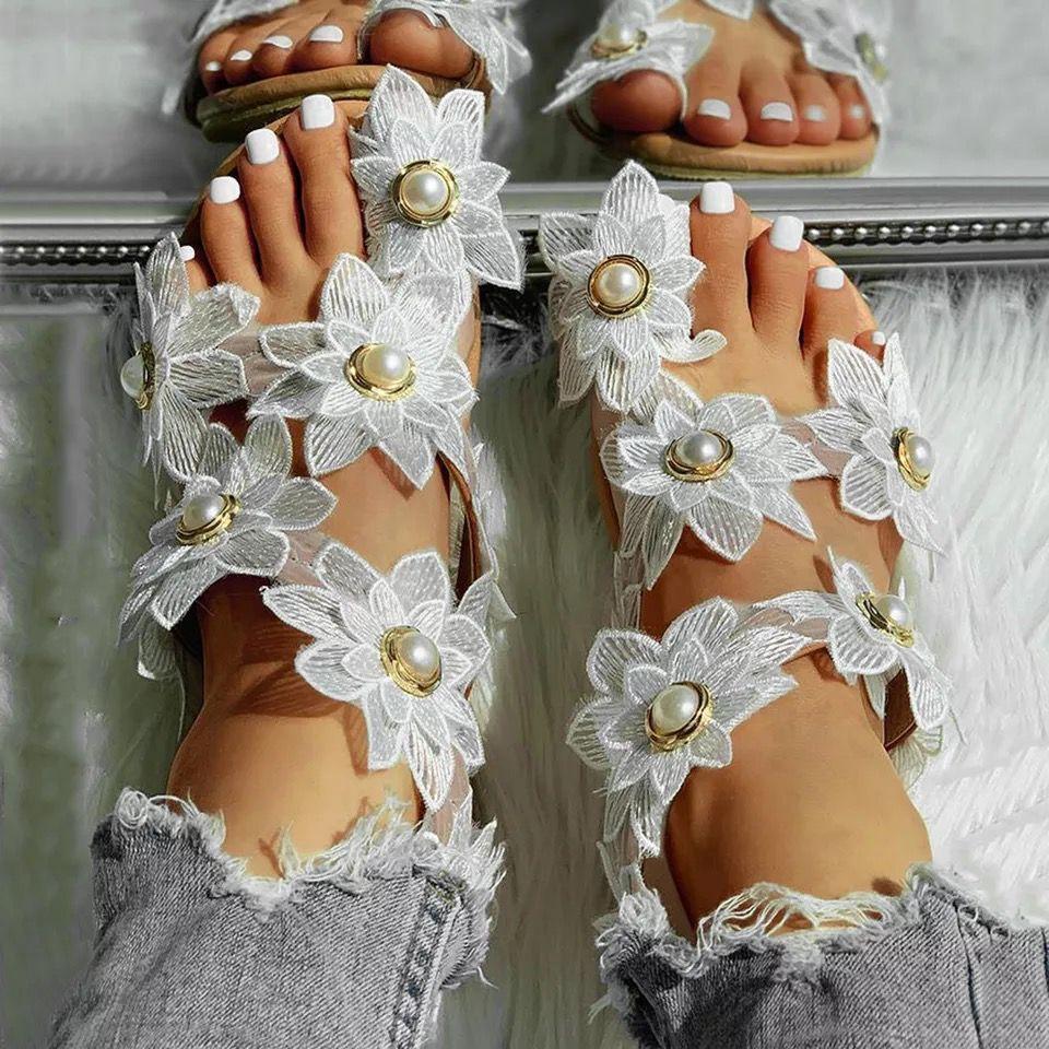 Toe Ring Flower Design Flat Sandals - fits