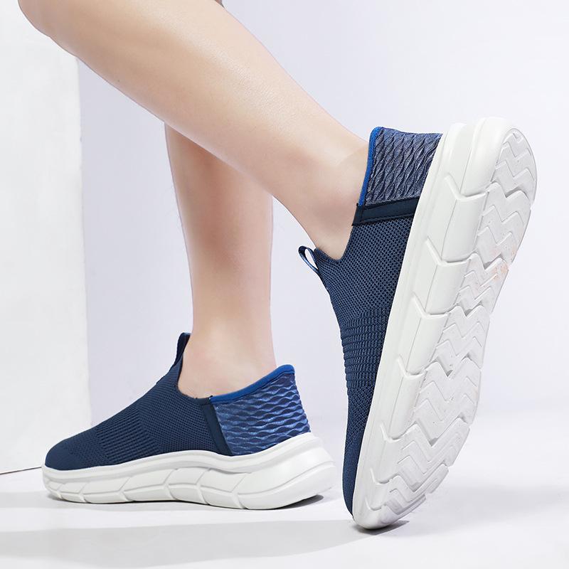 Summer fly-weaving slip on wear-resistant soft bottom casual shoes - fits