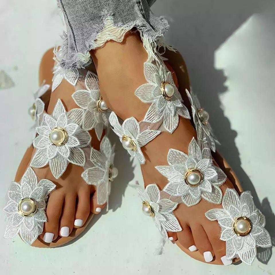 Toe Ring Flower Design Flat Sandals - fits